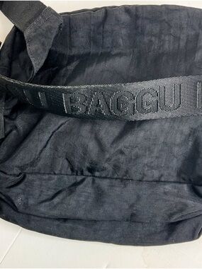 BAGGU Black Canvas Crossbody Bag - Versatile Everyday Carry